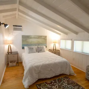Peaceful Getaway In Holiday home